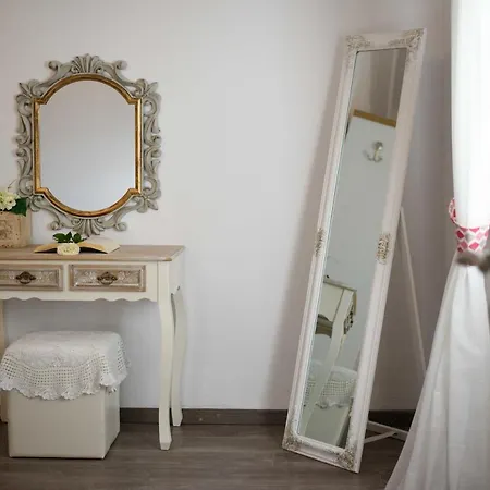 Vintage Village House *